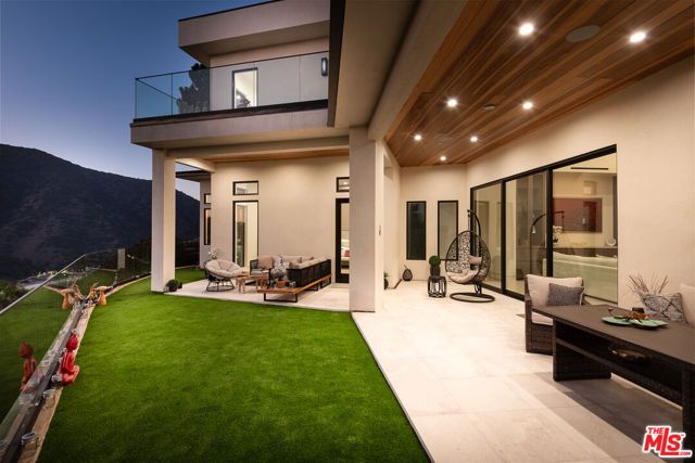 1367 Casiano Road, Los Angeles, CA 90049