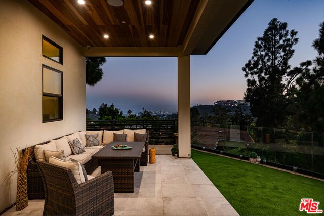 1367 Casiano Road, Los Angeles, CA 90049