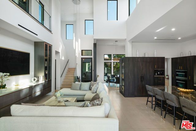 1367 Casiano Road, Los Angeles, CA 90049