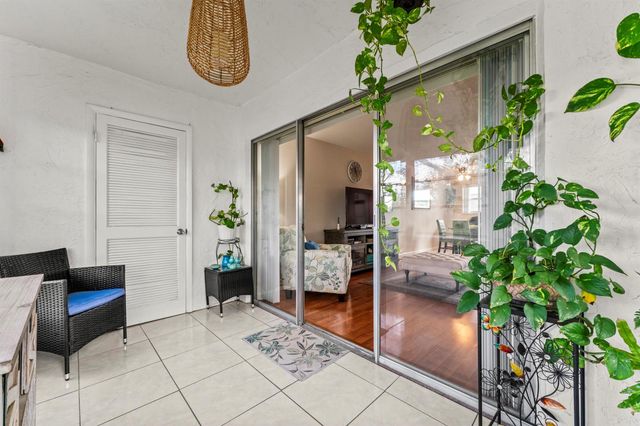 225 Bonnie Boulevard 302, Palm Springs, FL 33461
