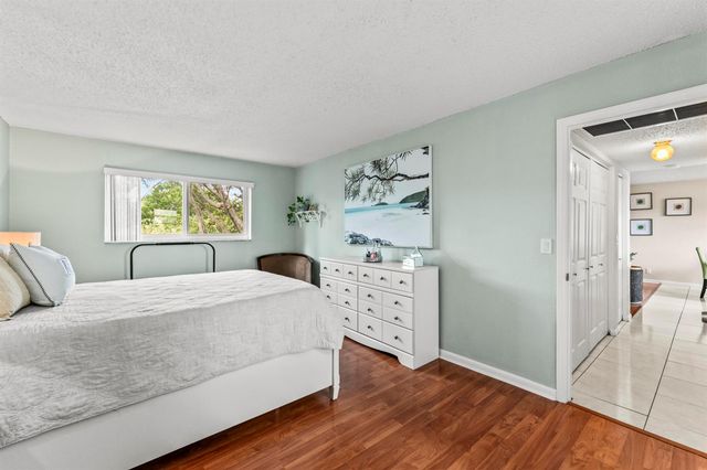 225 Bonnie Boulevard 302, Palm Springs, FL 33461