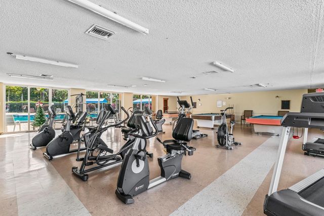 225 Bonnie Boulevard 302, Palm Springs, FL 33461