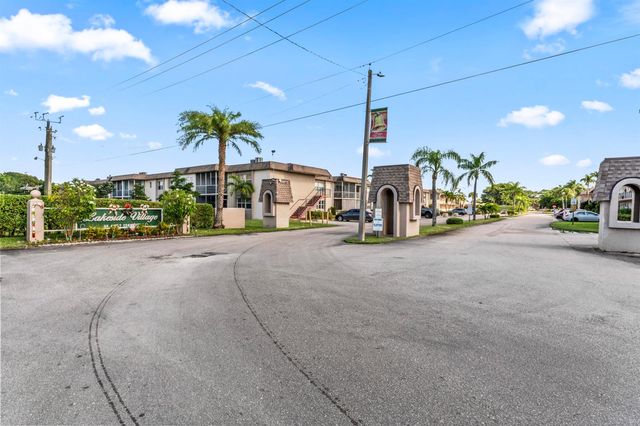 225 Bonnie Boulevard 302, Palm Springs, FL 33461