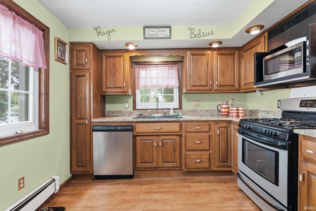 3050 S 390 W, Pleasant Lake, IN 46779