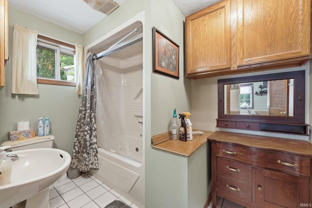 3050 S 390 W, Pleasant Lake, IN 46779