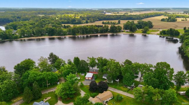 3050 S 390 W, Pleasant Lake, IN 46779