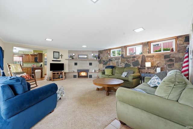 3050 S 390 W, Pleasant Lake, IN 46779