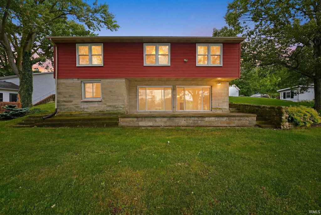 3050 S 390 W, Pleasant Lake, IN 46779