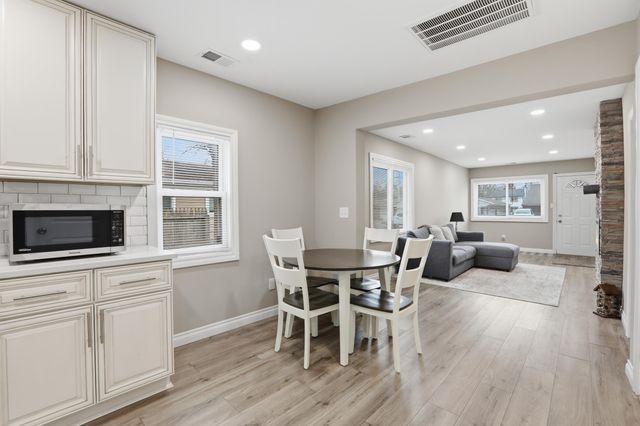 3995 Cresthaven Drive, Waterford Twp, MI 48328