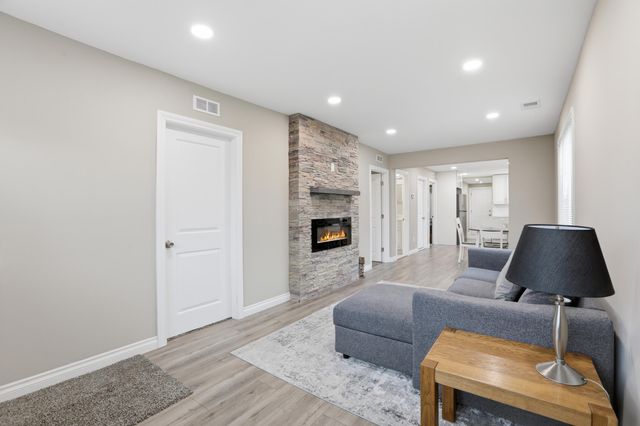 3995 Cresthaven Drive, Waterford Twp, MI 48328