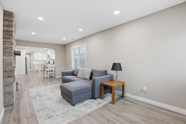 3995 Cresthaven Drive, Waterford Twp, MI 48328