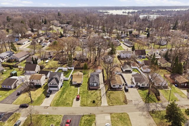 3995 Cresthaven Drive, Waterford Twp, MI 48328