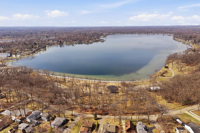 3995 Cresthaven Drive, Waterford Twp, MI 48328