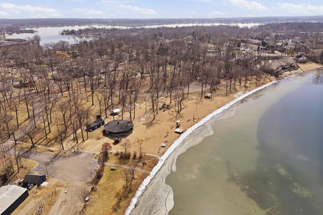 3995 Cresthaven Drive, Waterford Twp, MI 48328