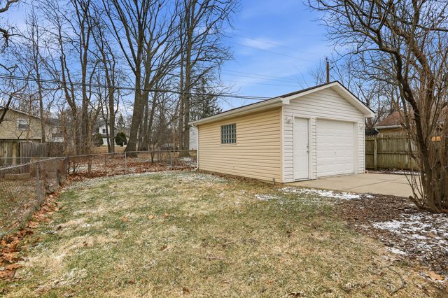 3995 Cresthaven Drive, Waterford Twp, MI 48328