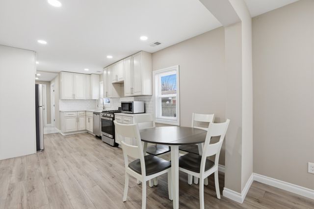 3995 Cresthaven Drive, Waterford Twp, MI 48328