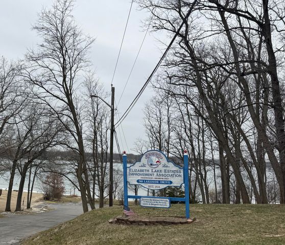 3995 Cresthaven Drive, Waterford Twp, MI 48328