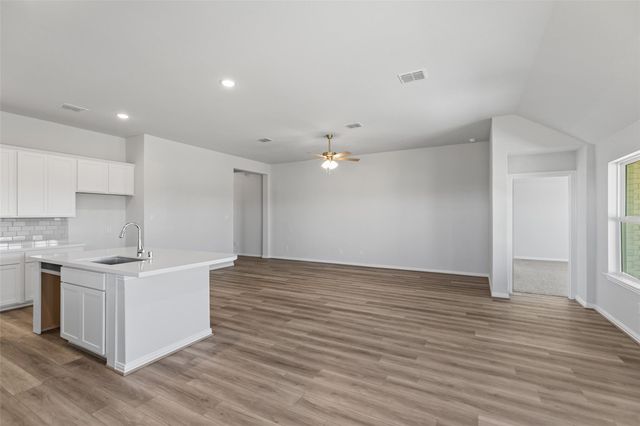 1266 W Shepard Drive, Dayton, TX 77535