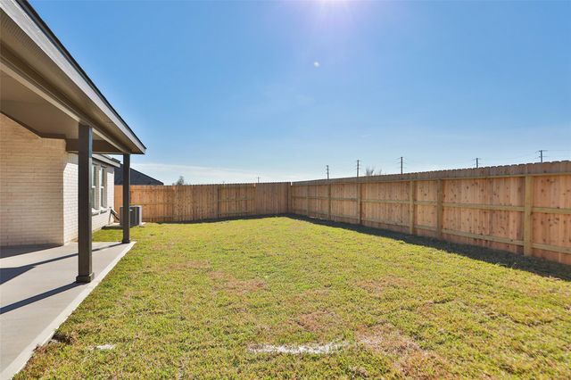 1266 W Shepard Drive, Dayton, TX 77535
