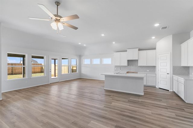 1266 W Shepard Drive, Dayton, TX 77535