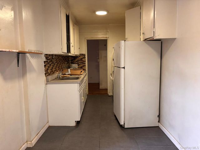 730 E 232nd Street 3G, Bronx, NY 10466