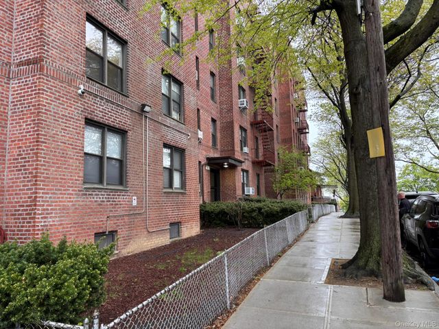 730 E 232nd Street 3G, Bronx, NY 10466