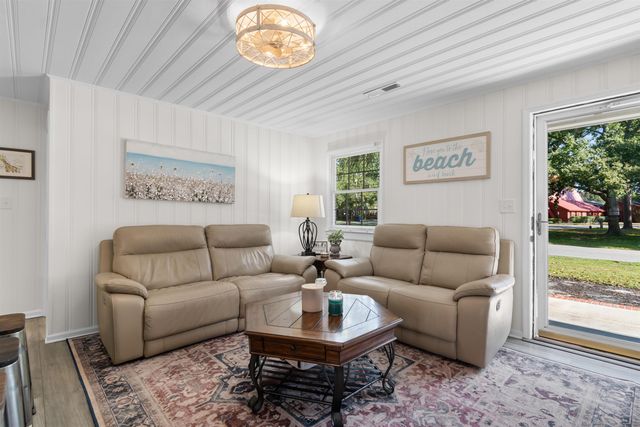 627 Pine Dr., Surfside Beach, SC 29575