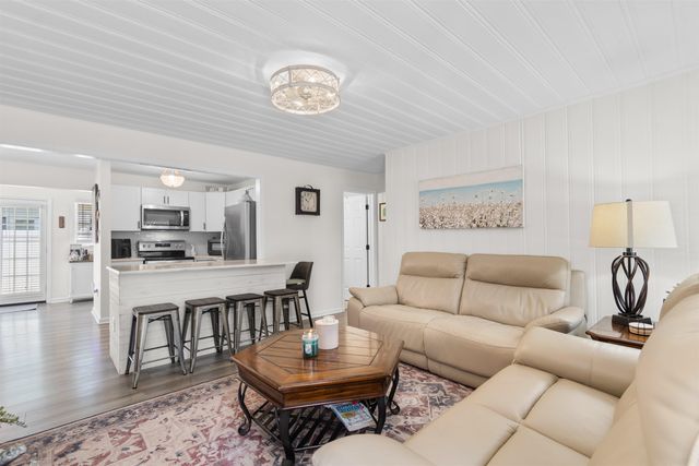 627 Pine Dr., Surfside Beach, SC 29575