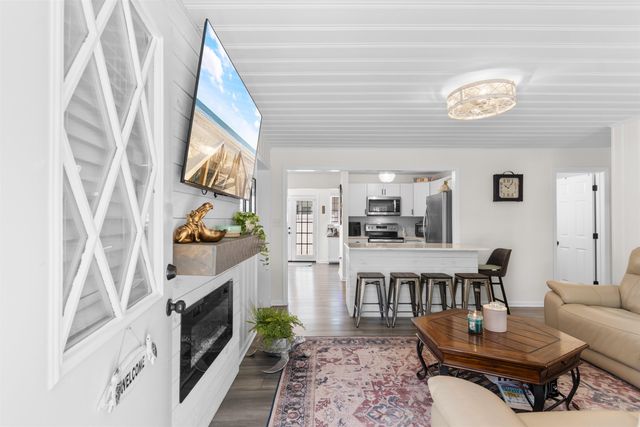 627 Pine Dr., Surfside Beach, SC 29575