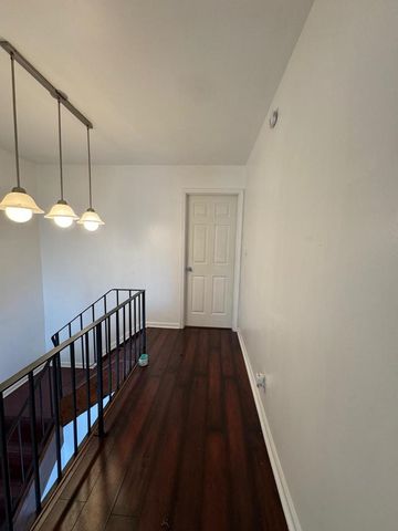 2605 E Martha Place, Burnham, IL 60633