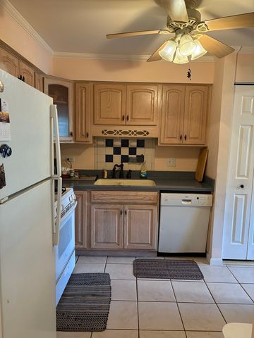 7211 WOLF Road 412A, Indian Head Park, IL 60525