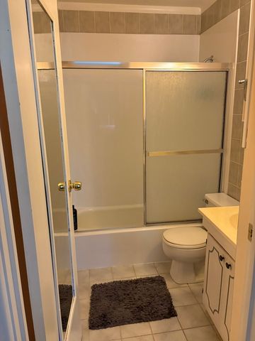 7211 WOLF Road 412A, Indian Head Park, IL 60525