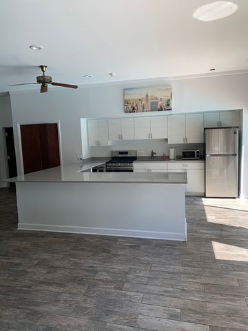 7211 WOLF Road 412A, Indian Head Park, IL 60525
