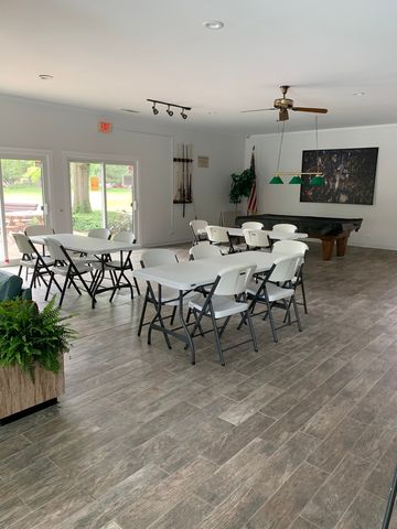 7211 WOLF Road 412A, Indian Head Park, IL 60525