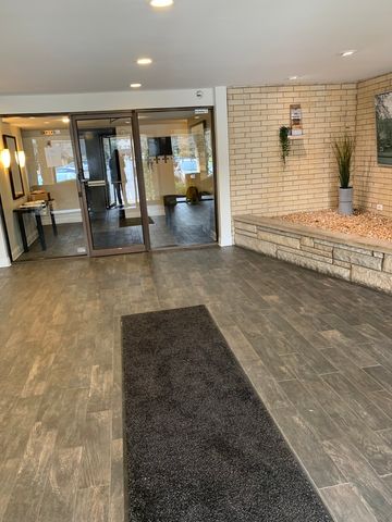 7211 WOLF Road 412A, Indian Head Park, IL 60525