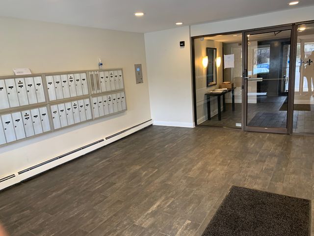 7211 WOLF Road 412A, Indian Head Park, IL 60525