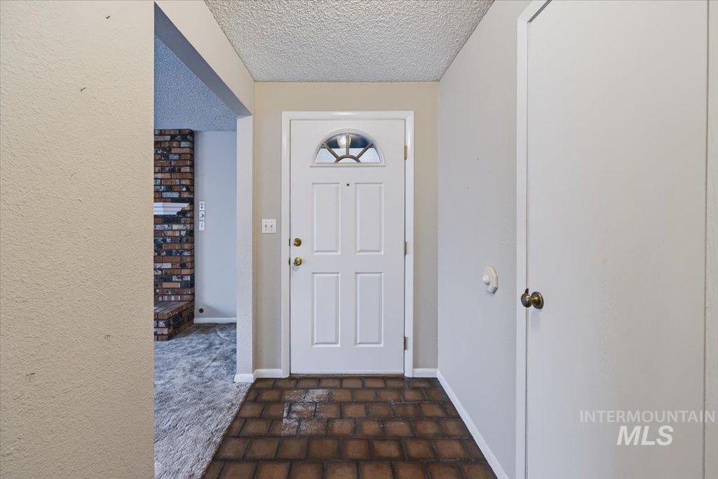1817 Alder St, Caldwell, ID 83605 photo 2