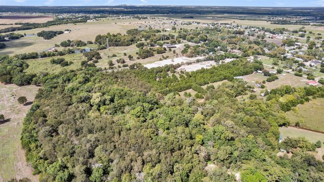 124 Summerall Lane, Red Oak, TX 75154