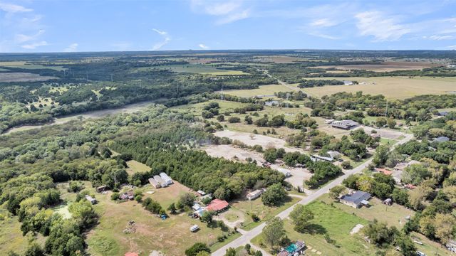 124 Summerall Lane, Red Oak, TX 75154