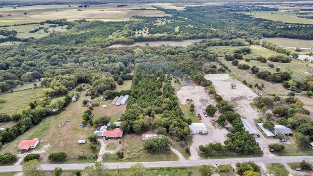 124 Summerall Lane, Red Oak, TX 75154