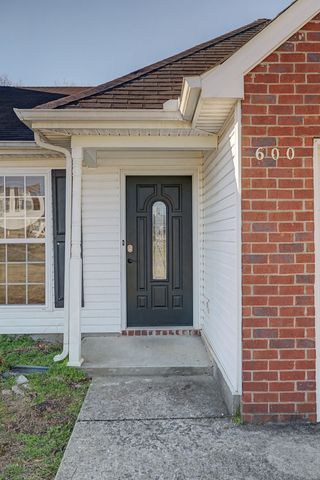 600 McKean Dr, Smyrna, TN 37167