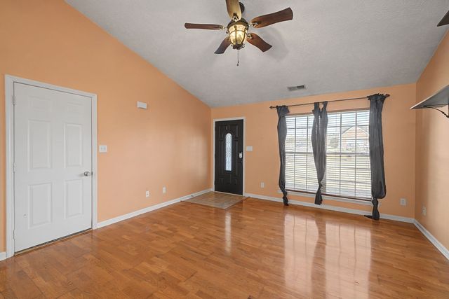 600 McKean Dr, Smyrna, TN 37167