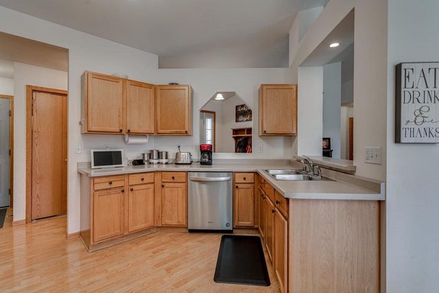 2228 HIGH MEADOWS LANE, Neenah, WI 54956