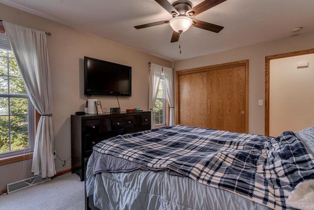 2228 HIGH MEADOWS LANE, Neenah, WI 54956