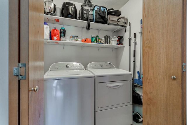 2228 HIGH MEADOWS LANE, Neenah, WI 54956