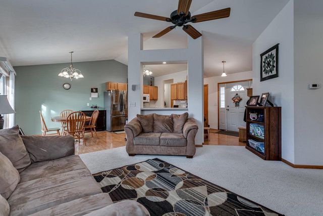 2228 HIGH MEADOWS LANE, Neenah, WI 54956