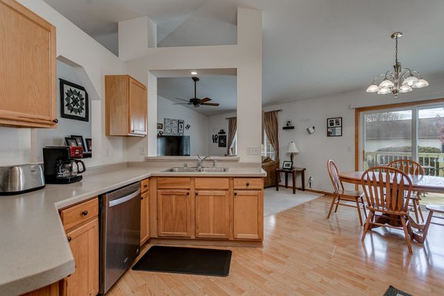 2228 HIGH MEADOWS LANE, Neenah, WI 54956