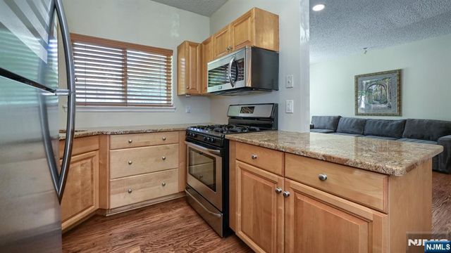 502 Brittany Drive 502, Wayne, NJ 07470