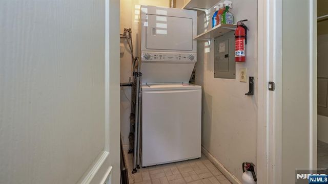 502 Brittany Drive 502, Wayne, NJ 07470