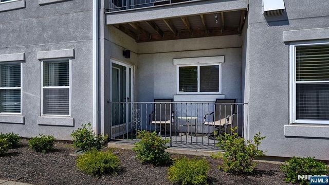 502 Brittany Drive 502, Wayne, NJ 07470